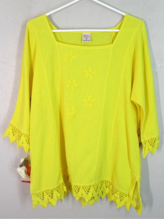 Manta del Lago Tops - Manta del Lago 100% Cotton Hand Embroidered Crochet-Hem Top, 
Size G, Large